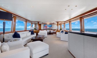 YOLO yacht charter lifestyle