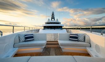 M'Brace yacht charter lifestyle