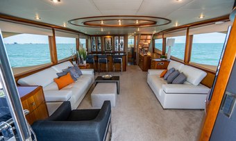 Voyager yacht charter lifestyle