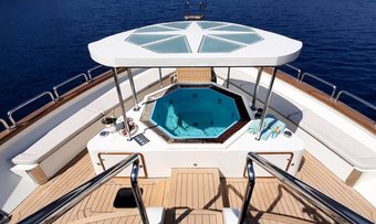 Forty Love yacht charter lifestyle