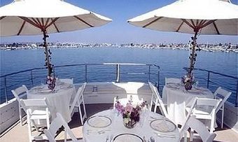 Paradiso yacht charter lifestyle