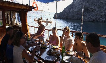 Bahriyeli C yacht charter lifestyle