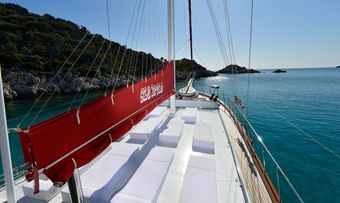 Blu Dream yacht charter lifestyle