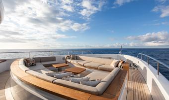 Cada Dia yacht charter lifestyle