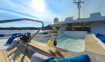 Serenity yacht charter lifestyle