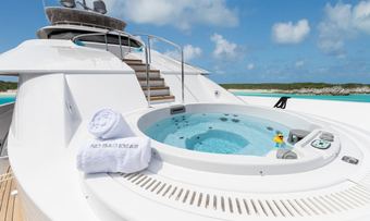 Memento Vivere yacht charter lifestyle