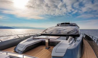 Gecua yacht charter lifestyle