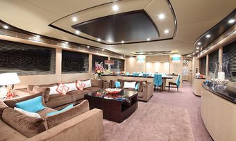 Dolce Vita IV yacht charter lifestyle