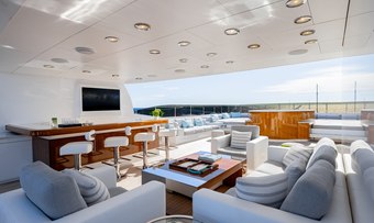 Carpe Diem yacht charter lifestyle
