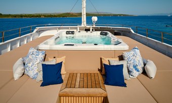 Lupus Mare yacht charter lifestyle