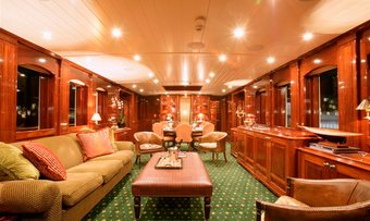 Parriwi yacht charter lifestyle