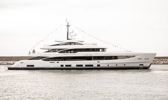 Amantis yacht charter lifestyle