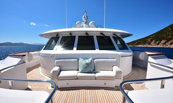 Berilda yacht charter lifestyle