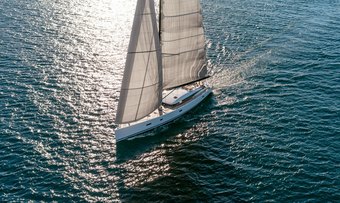 J Six yacht charter lifestyle