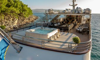 Freedom yacht charter lifestyle