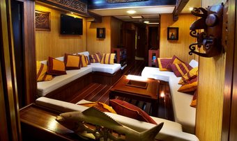 Raja Laut yacht charter lifestyle