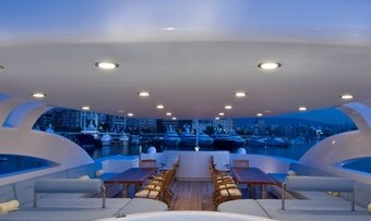 O'Neiro yacht charter lifestyle
