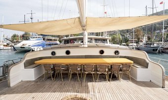 Prenses Selin yacht charter lifestyle