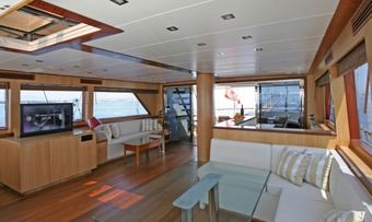 Getaway yacht charter lifestyle
