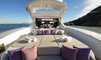 BO yacht charter lifestyle