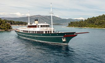 Maia yacht charter Radez Motor Yacht