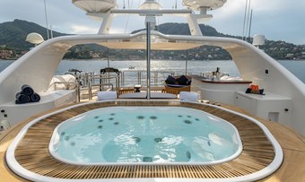 Sea Bluez yacht charter lifestyle