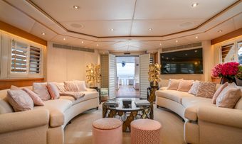 Envy yacht charter lifestyle