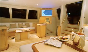 Vaimiti yacht charter lifestyle