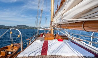 Trinakria yacht charter lifestyle