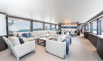Memento Vivere yacht charter lifestyle