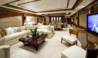 Viva Mas! yacht charter lifestyle