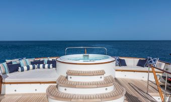 Calypso yacht charter lifestyle