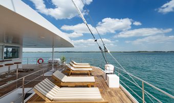 Ocean Diamond yacht charter lifestyle