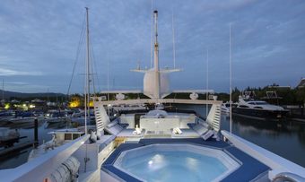 DOA yacht charter lifestyle