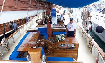 Rhea yacht charter lifestyle