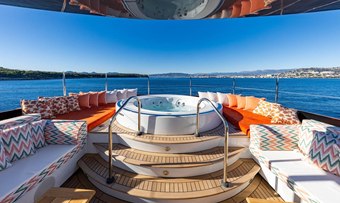 Tahi yacht charter lifestyle