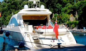 JR yacht charter lifestyle