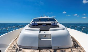 Venture yacht charter lifestyle