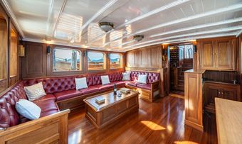 Trinakria yacht charter lifestyle