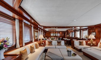 Zeepaard yacht charter lifestyle