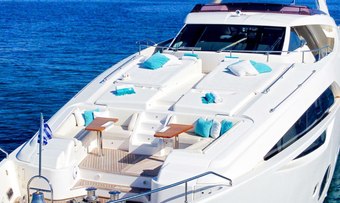 Infinitas yacht charter lifestyle