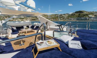 Desamis B yacht charter lifestyle