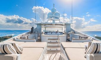 Ocean Club yacht charter lifestyle