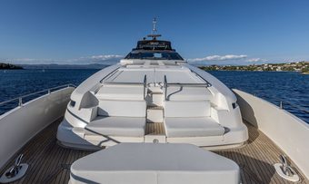 Katariina XO yacht charter lifestyle