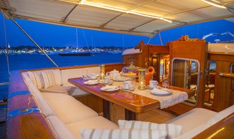 Gloria yacht charter lifestyle