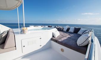 Loulou yacht charter lifestyle
