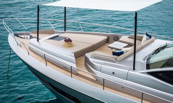 Cherry yacht charter lifestyle