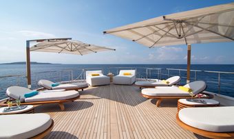 O'Natalina yacht charter lifestyle