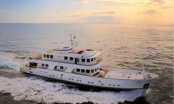 Tananai yacht charter Terranova Yachts Motor Yacht