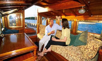 Sincerity yacht charter lifestyle